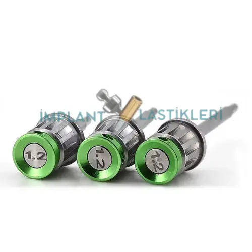 1.2 mm İmplant Hex Anahtarı, diş implantı tedavilerinde yüksek kalite, dayanıklılık ve mükemmel uyum sunarak diş hekimlerine güvenilir çözümler sağlar.